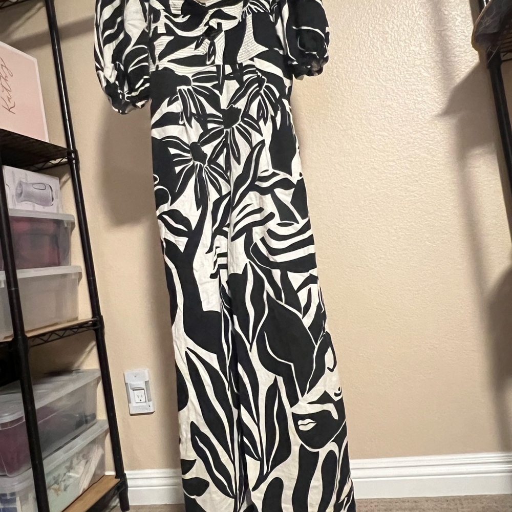 Farm Rio x Anthropologie Puff-Sleeve
Printed Linen Jumpsuit - Picture 6 of 15